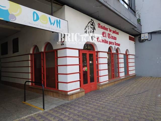 Local comercial en Alquiler en Avenida de Hernán Cortés en Casco Antiguo