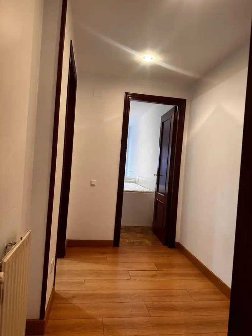 Habitación de Piso en venta en Oviedo  con Calefacción, Parquet y Trastero