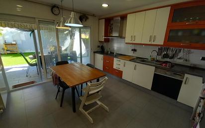Kitchen of Single-family semi-detached for sale in Argentona  with Terrace