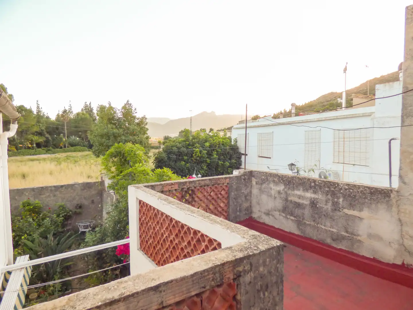 Vista exterior de Casa adosada en venda en Sagra amb Jardí privat i Terrassa