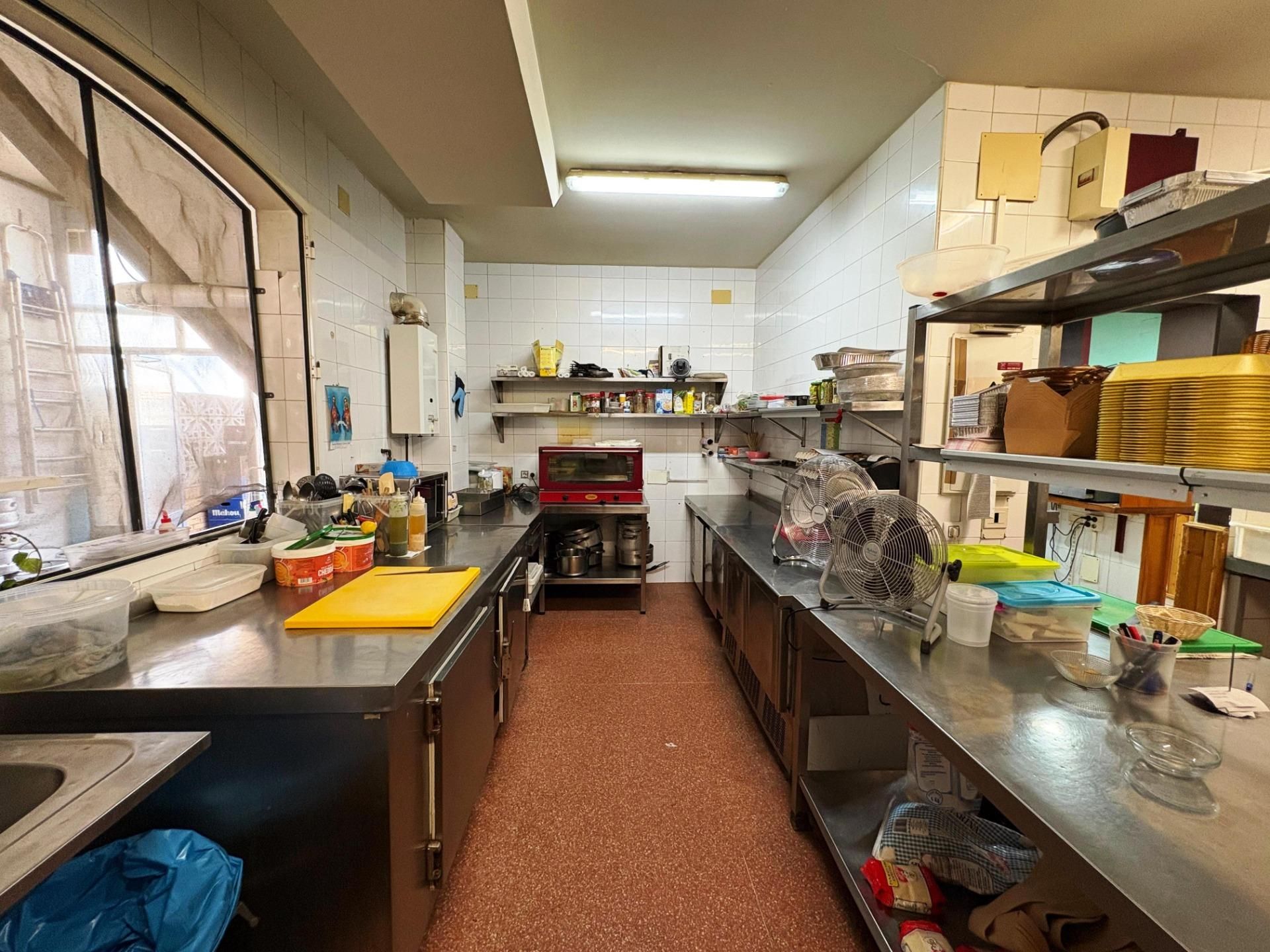 Cocina de Local en traspaso en Gines con Aire acondicionado