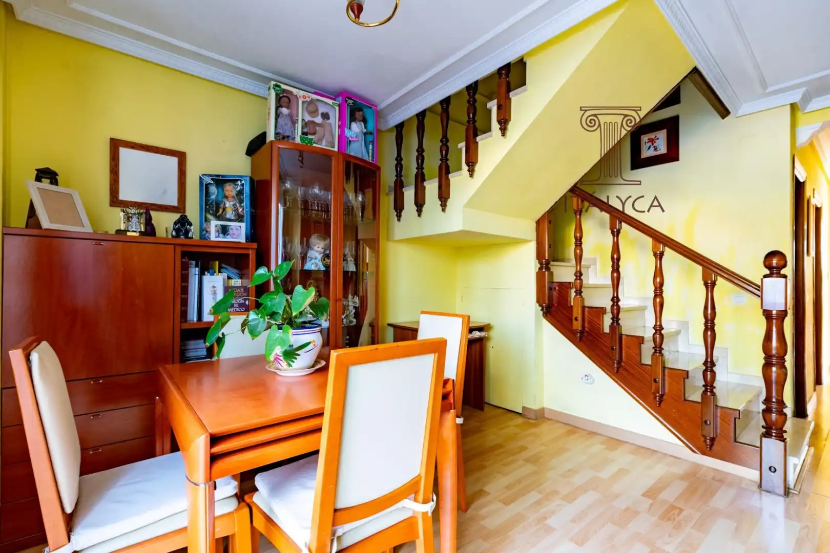 Casa adosada en venta en Tomares con Aire acondicionado, Terraza y Trastero