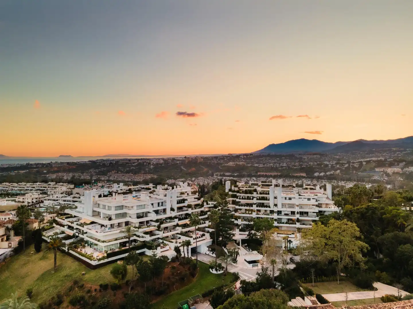 Vista exterior de Apartament en venda en Marbella amb Piscina comunitària