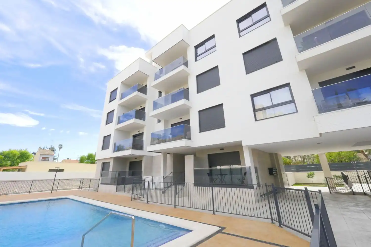 Vista exterior de Piso de alquiler en Sant Joan d'Alacant con Terraza, Trastero y Piscina comunitaria