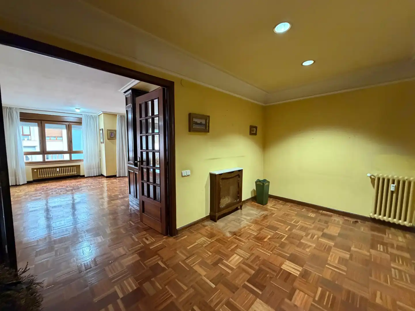 Sala de estar de Piso en venta en Avilés con Calefacción, Parquet y Terraza