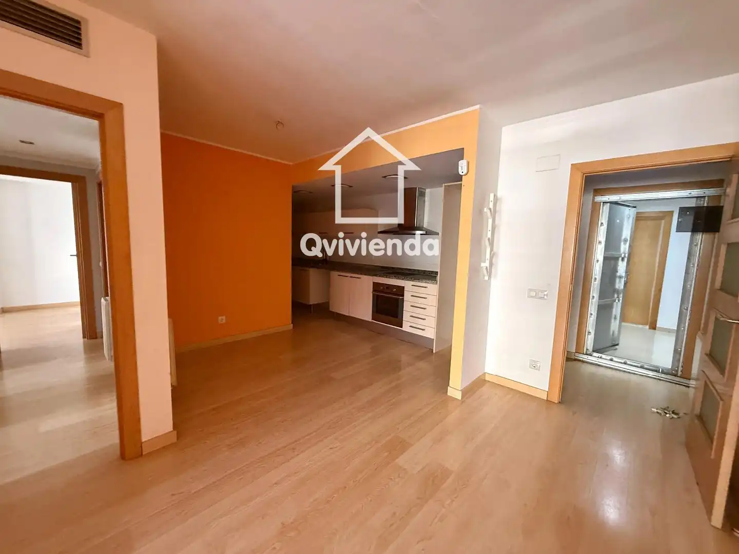 Vista exterior de Piso en venta en Montcada i Reixac con Terraza