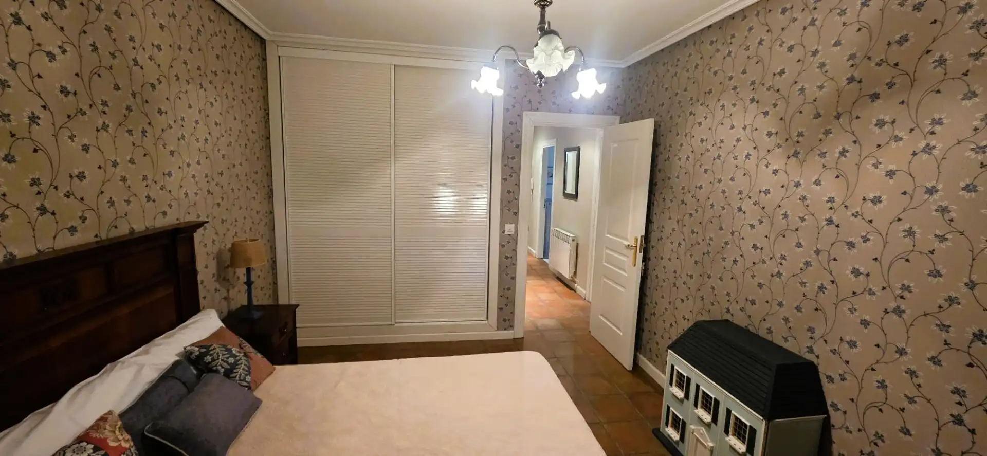 Bedroom of Houses for sale in Guijuelo  with Balcony