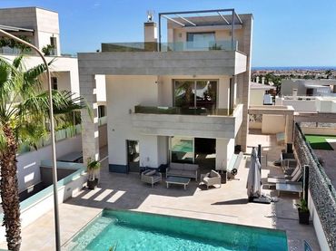 Haus mit Pool zum Verkauf in Orihuela Costa