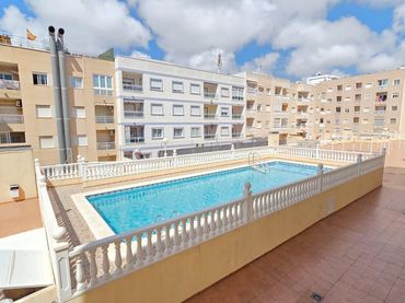 Apartamento con piscina en venta en Calle ZOA 73