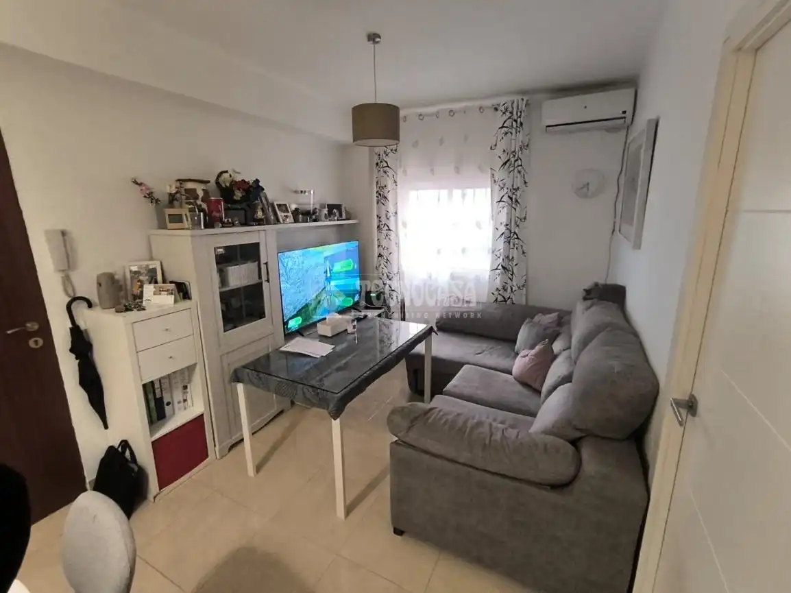 Sala d'estar de Pis en venda en Estepona amb Moblat