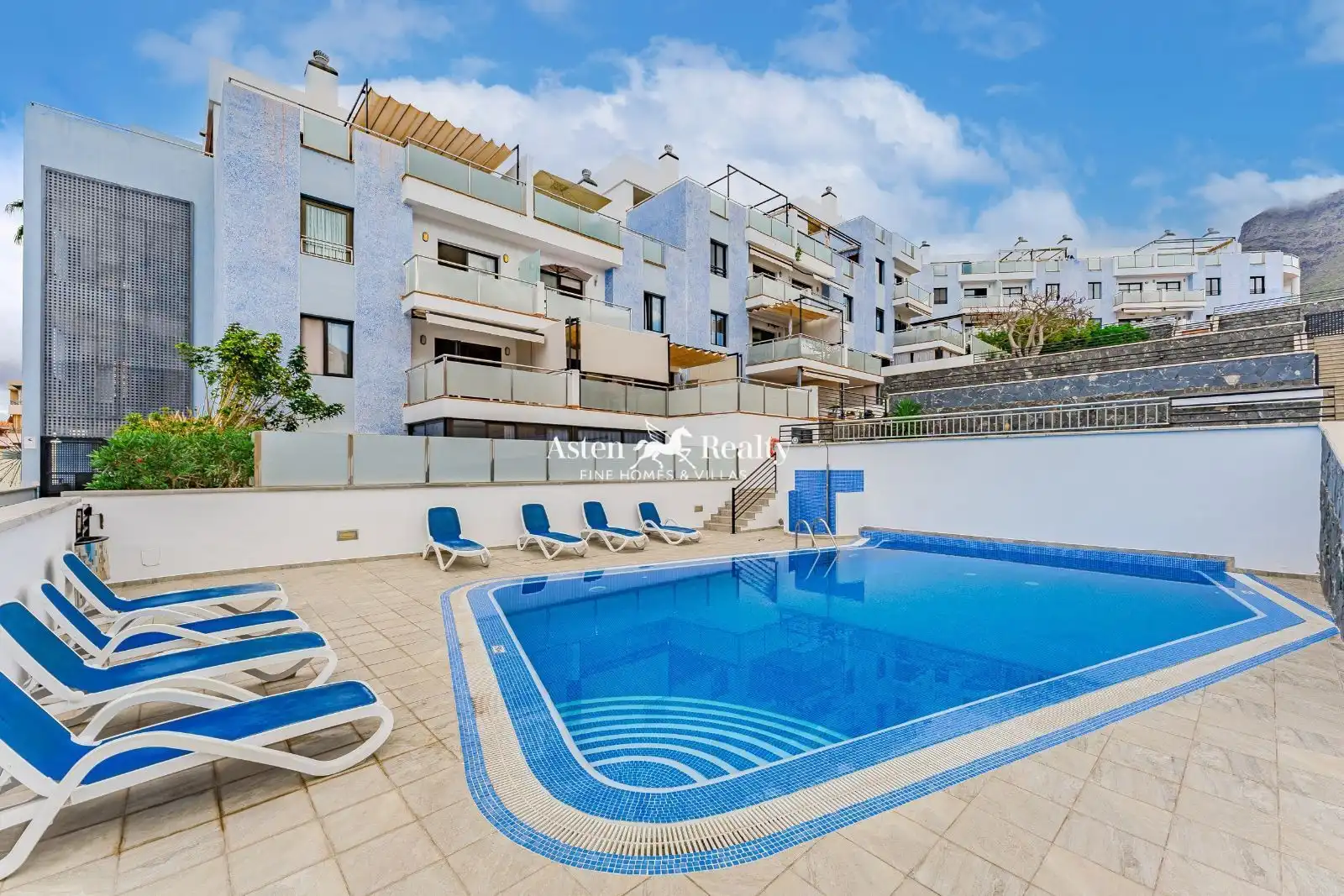 Piscina de Apartament en venda en Adeje amb Terrassa, Traster i Piscina