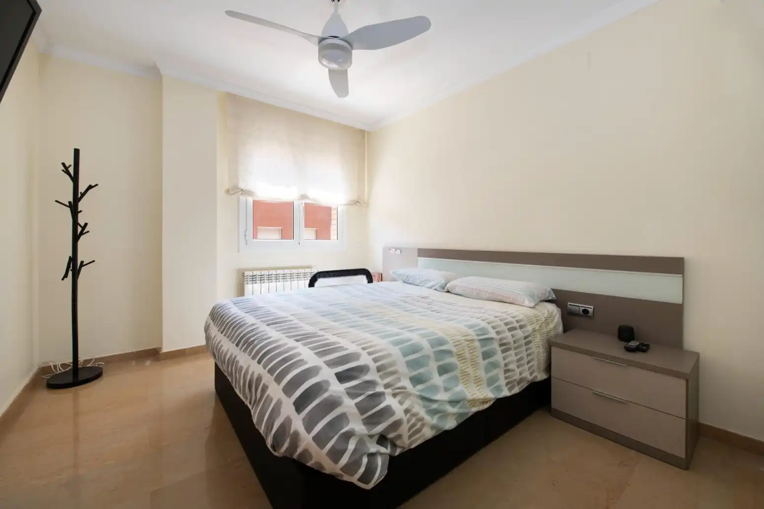 Schlafzimmer von Dachboden zum Verkauf in Sant Boi de Llobregat