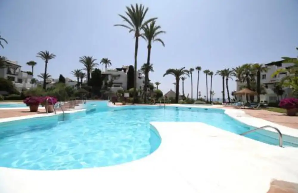 Baixos amb piscina de lloguer a Punta Plata