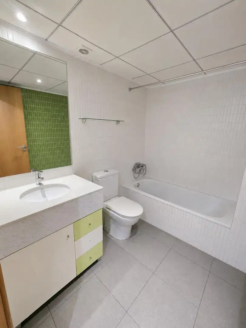 Baño de Dúplex en venta en Tarragona con Aire acondicionado, Calefacción y Jardín privado