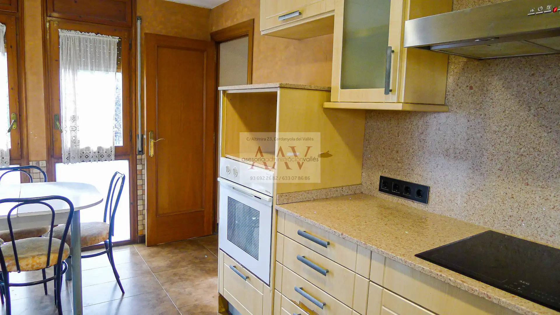 Cocina de Casa o chalet en venta en Cerdanyola del Vallès con Calefacción, Jardín privado y Terraza