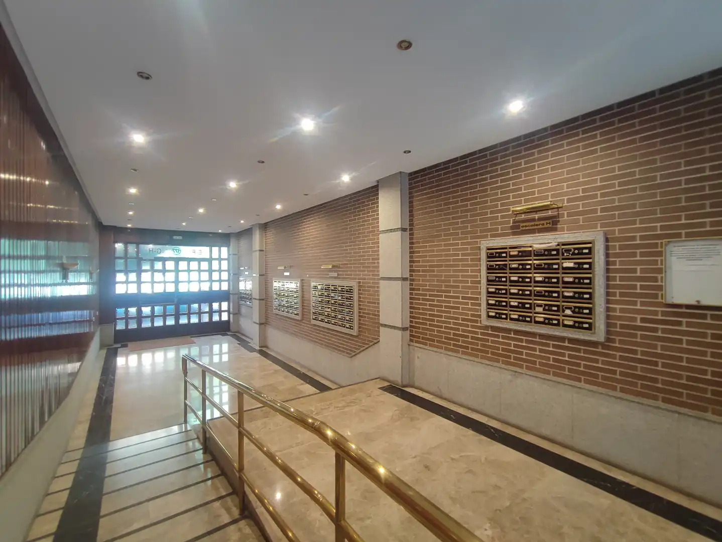 Piso en venta en Madrid con Calefacción, Terraza y Horno