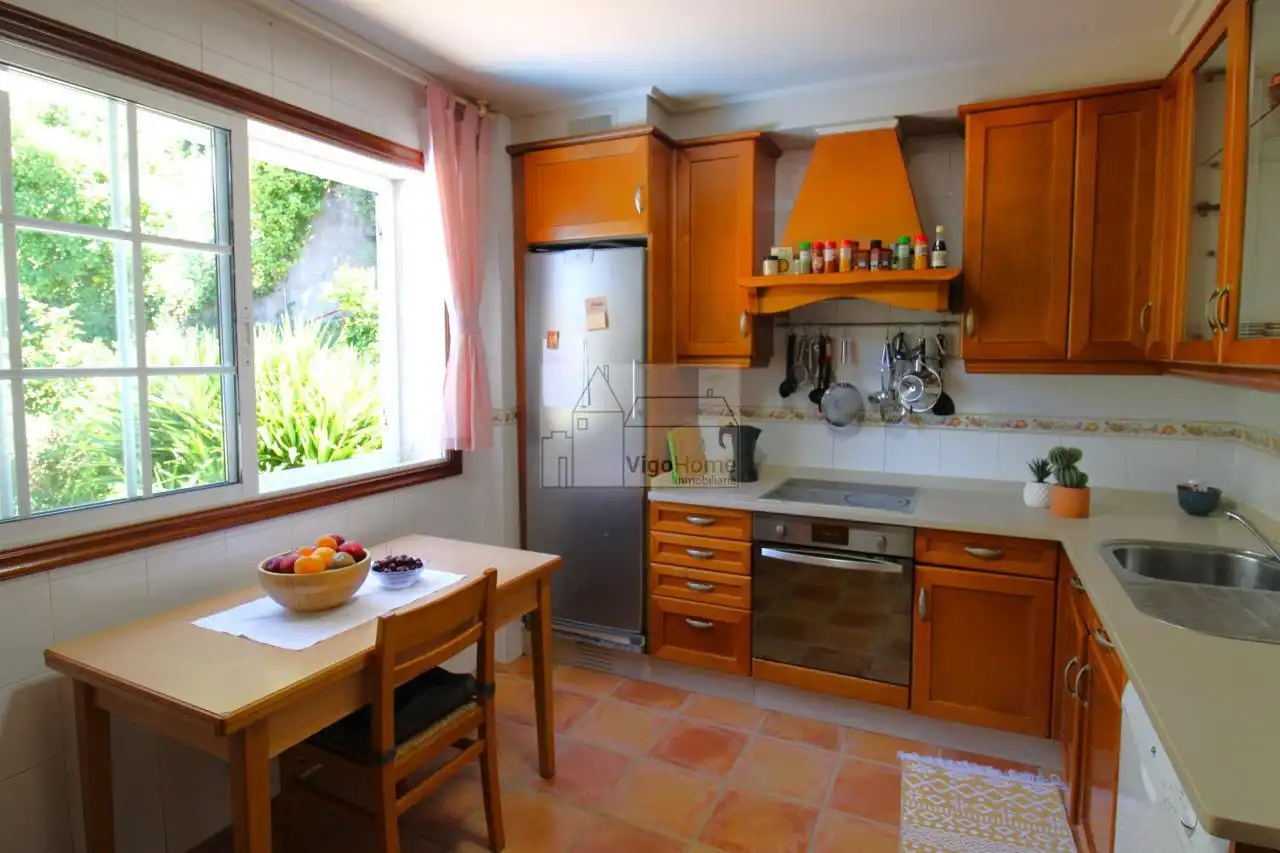 Cocina de Casa o chalet en venta en Mos con Calefacción, Jardín privado y Trastero