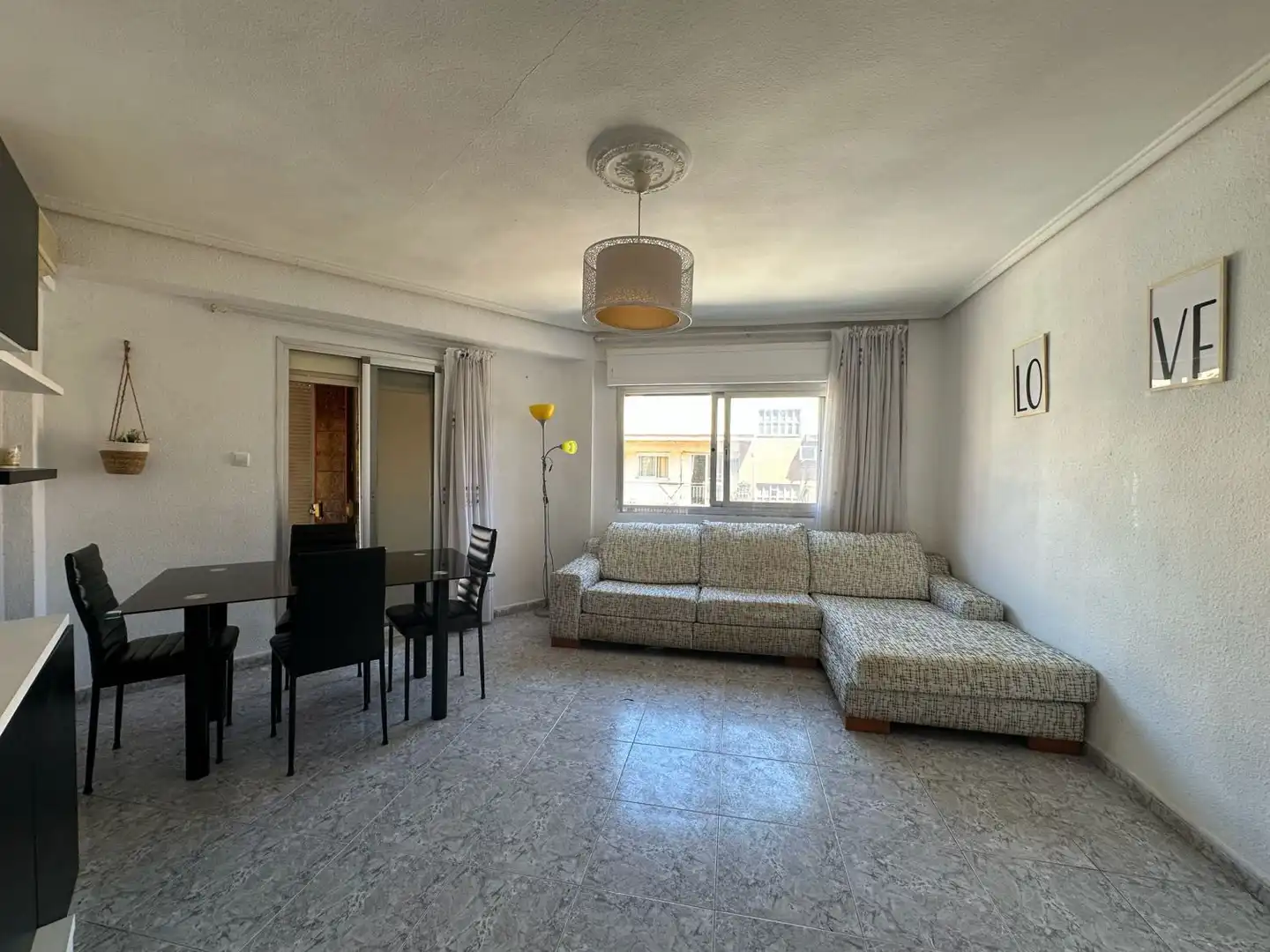 Living room of Flat for sale in Torrent  with Air Conditioner and Balcony
