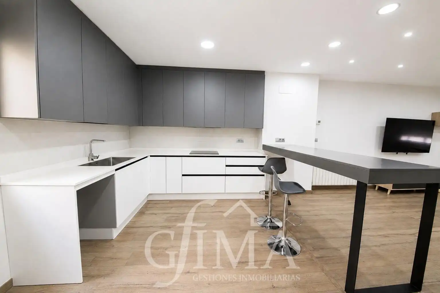 Cocina de Casa adosada en venta en Tomelloso con Calefacción y Trastero