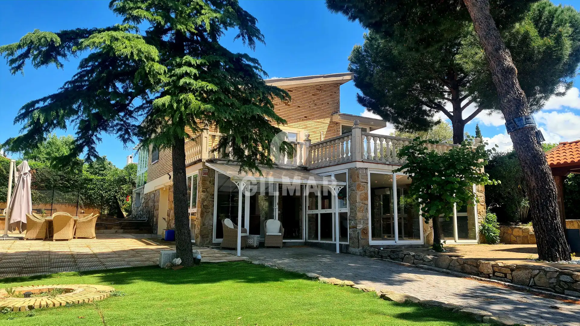 Vista exterior de Casa o xalet en venda en Boadilla del Monte amb Calefacció, Jardí privat i Piscina