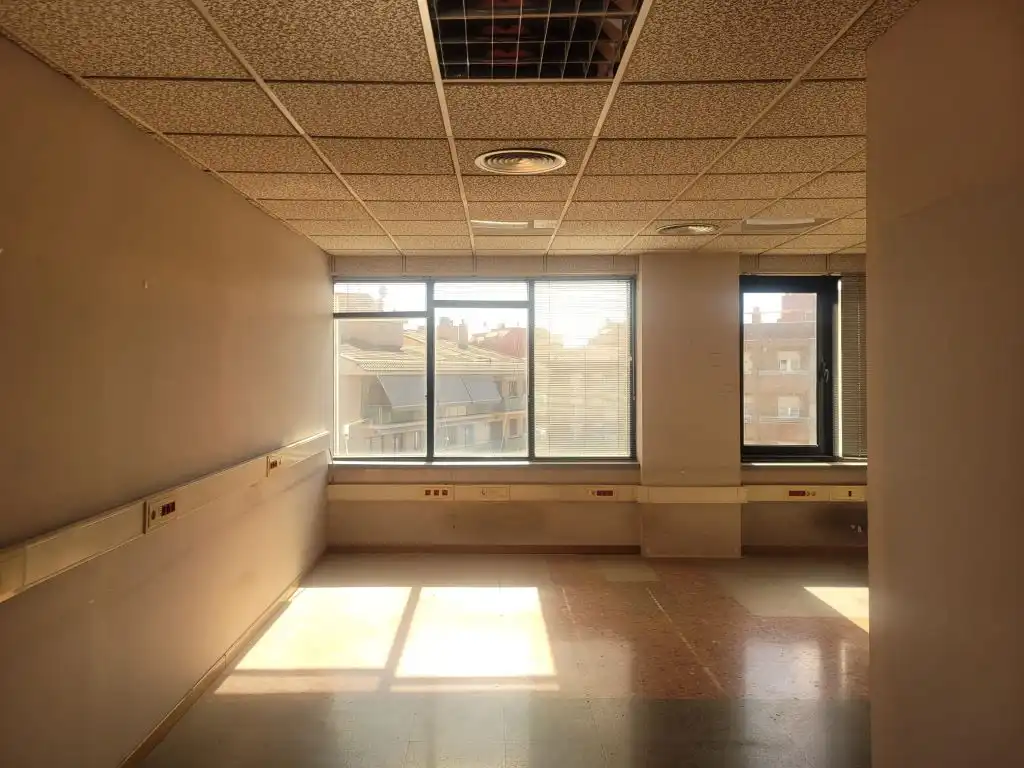 Büro zur Miete in Esplugues de Llobregat