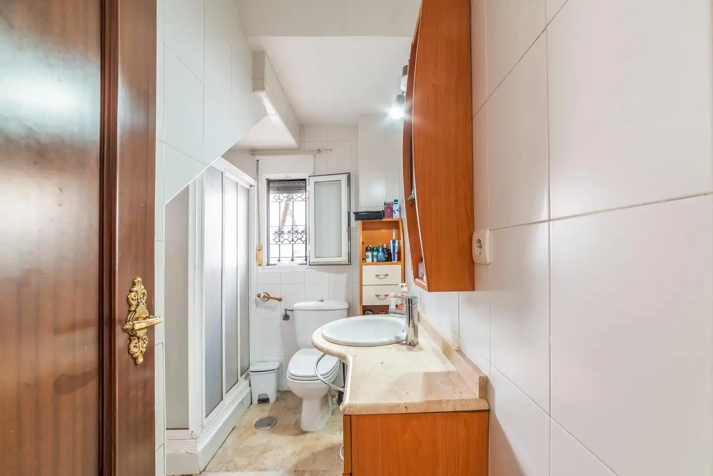 Bany de Casa o xalet en venda en Montequinto amb Aire condicionat, Jardí privat i Piscina