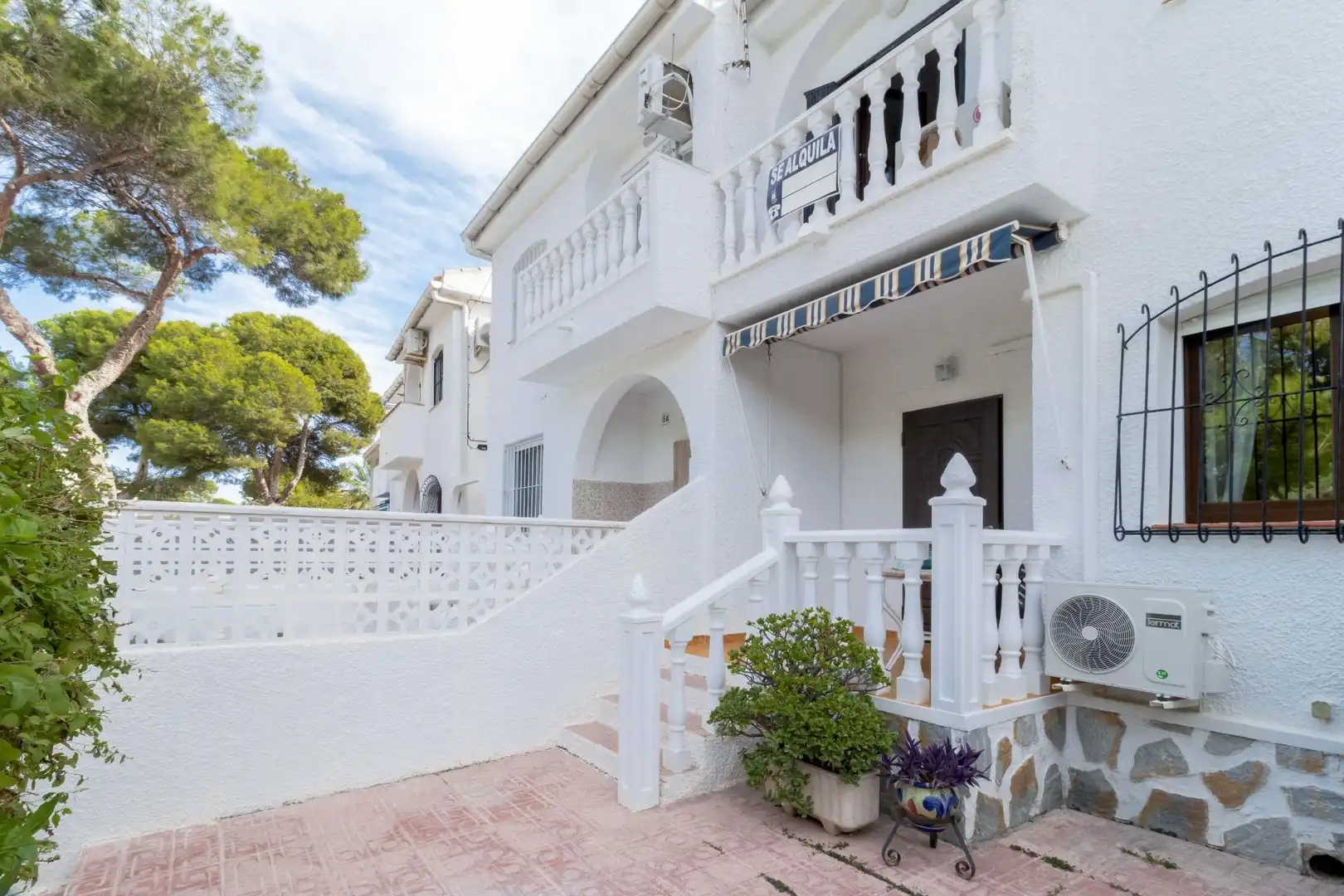 Exterior view of Houses for sale in Orihuela  with Air Conditioner and Terrace