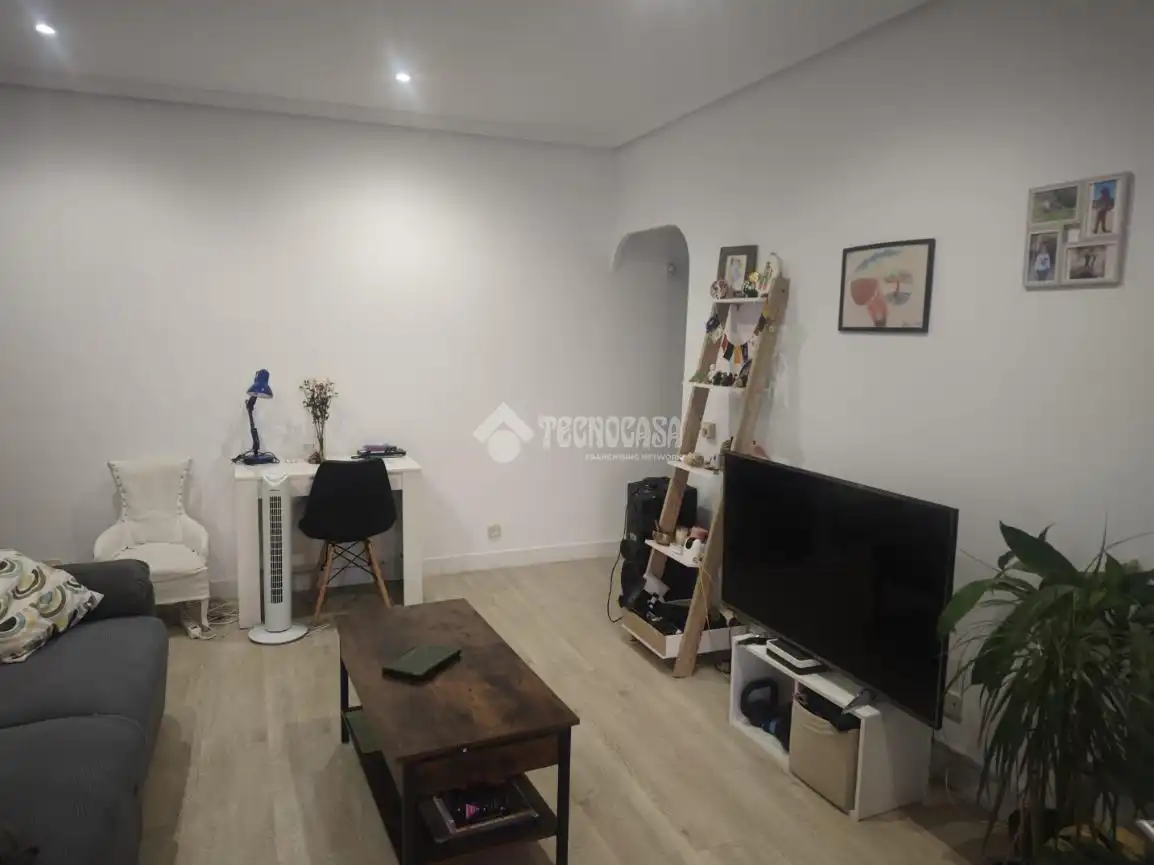 Sala d'estar de Casa o xalet en venda en Madrid amb Calefacció i Piscina