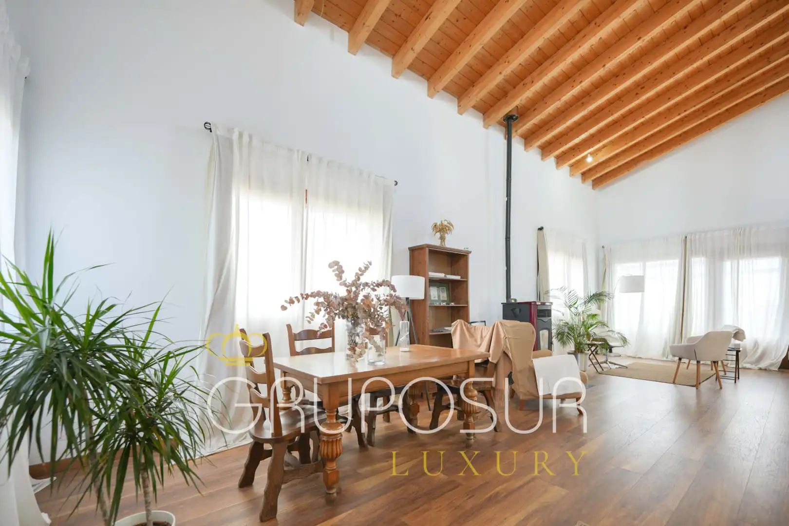 Esszimmer von Einfamilien-Reihenhaus zum Verkauf in Valladolid mit Klimaanlage, Heizung und Terrasse
