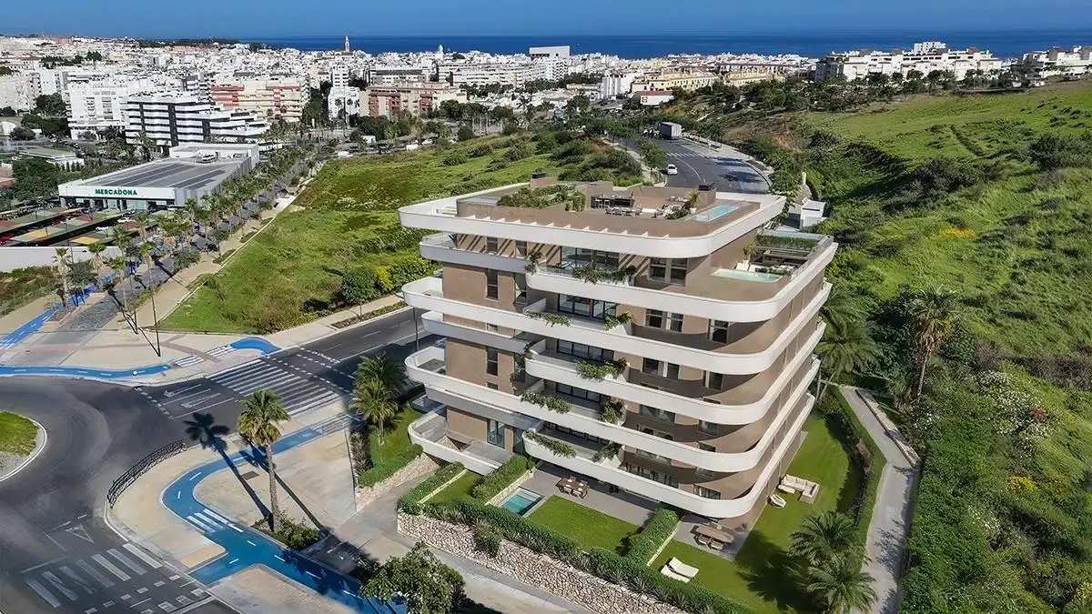 Außenansicht von Wohnungen zum Verkauf in Estepona mit Klimaanlage, Terrasse und Abstellraum
