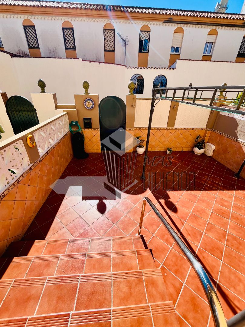 Terrace of Single-family semi-detached for sale in Algeciras  with Furnished