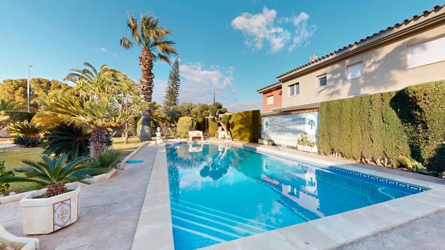 Casa-chalet en Venta en Avinguda Veracruz en Centre