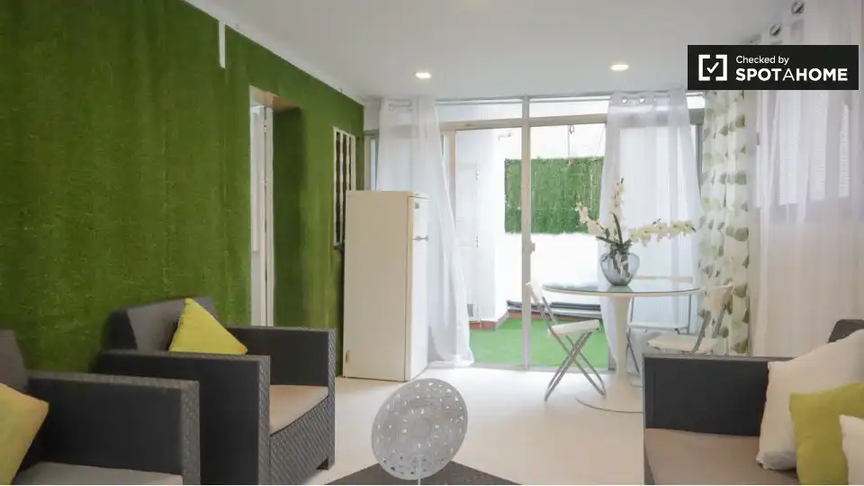 Garden of Flat for rent in Madrid  with Air Conditioner, Heating and Furnished