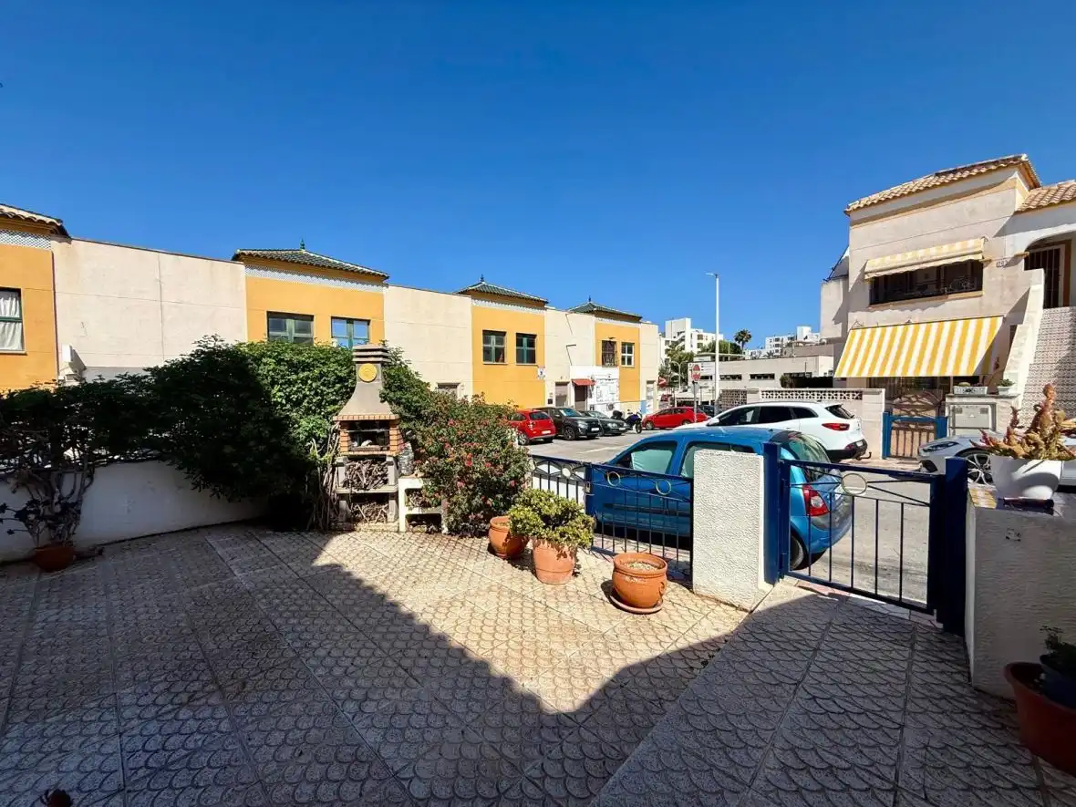 Vista exterior de Apartamento en venta en Santa Pola con Aire acondicionado, Calefacción y Terraza