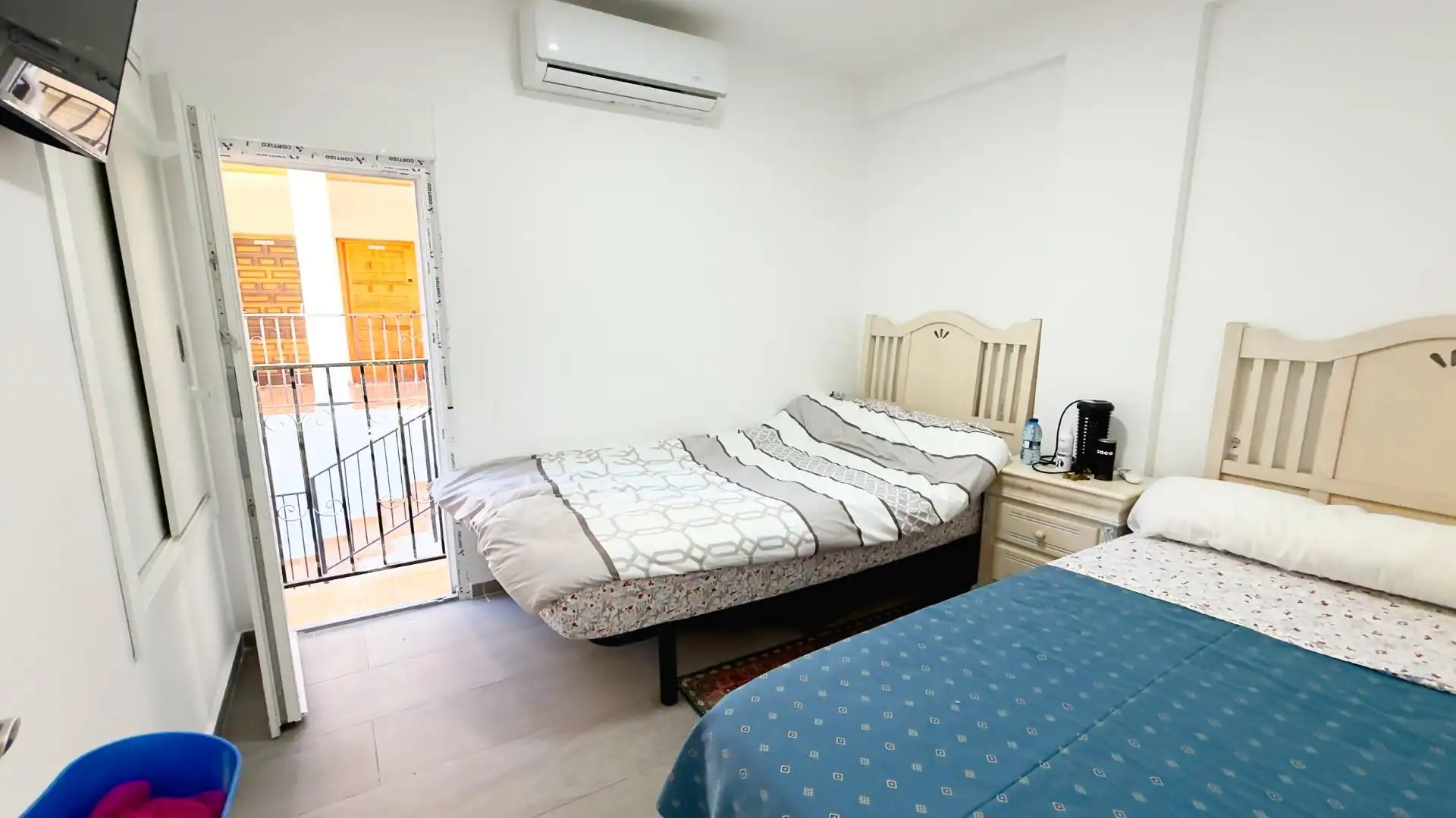 Dormitori de Local en venda en Benidorm amb Aire condicionat i Moblat