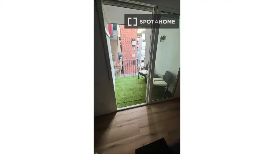 Balcony of Flat for share in Barcelona  with Air Conditioner, Heating and Furnished