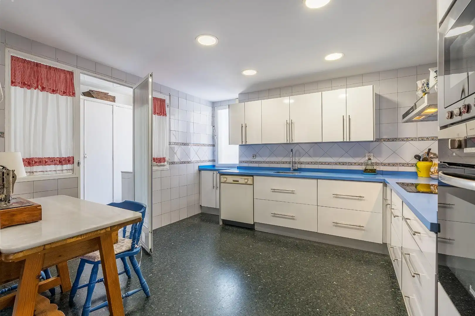 Kitchen of Attic for sale in Granada  with Air Conditioner and Terrace