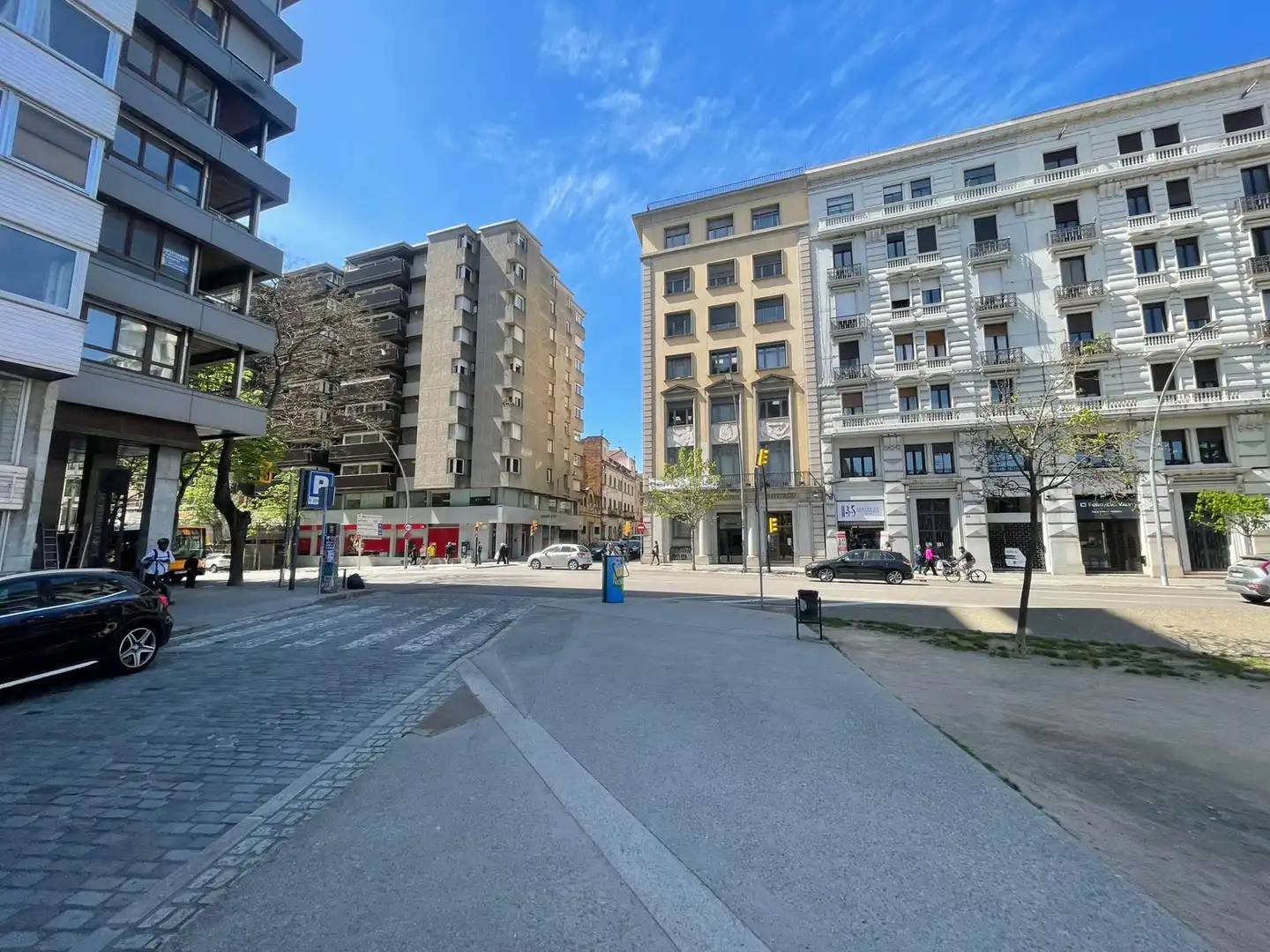 Außenansicht von Garage zum Verkauf in Girona