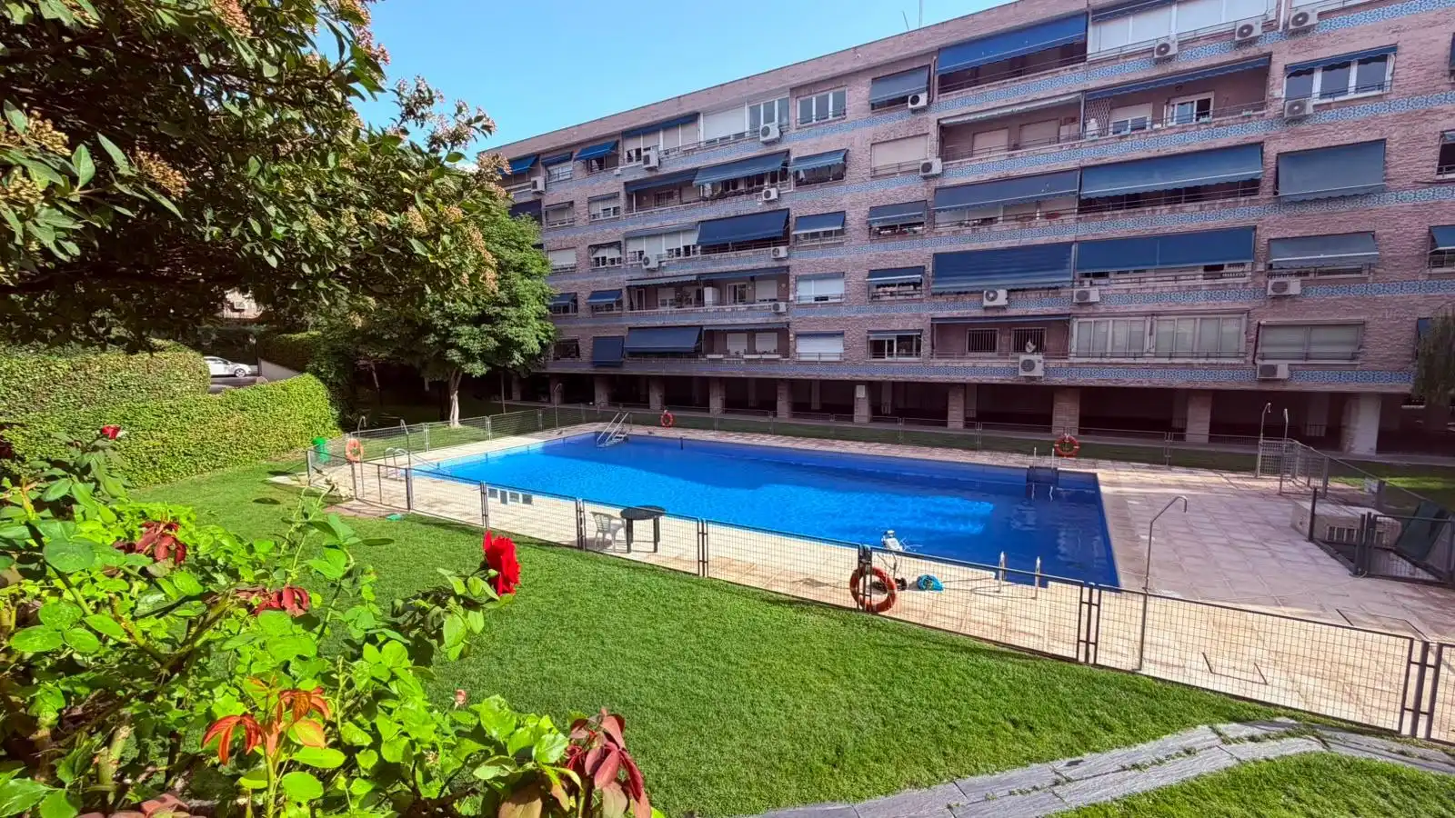 Schwimmbecken von Wohnung zur Miete in Madrid mit Klimaanlage, Heizung und Möbliert