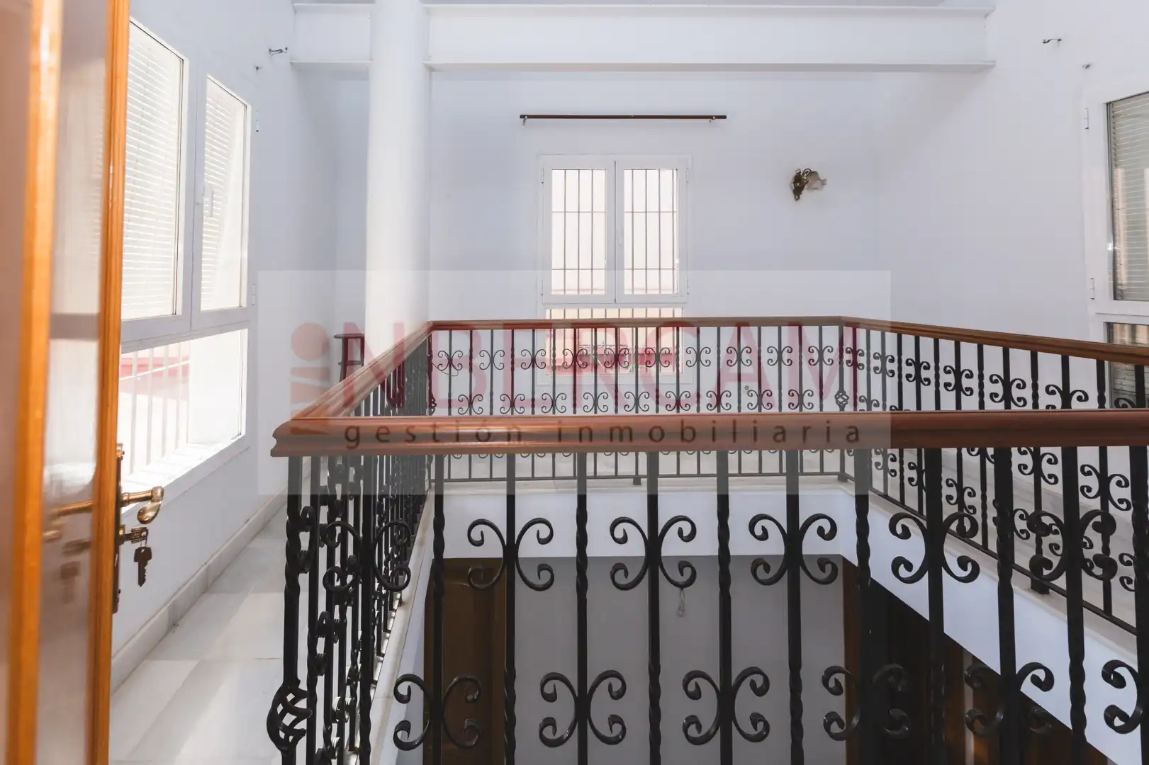 Einfamilien-Reihenhaus zum Verkauf in El Ejido mit Privatgarten, Terrasse und Balkon