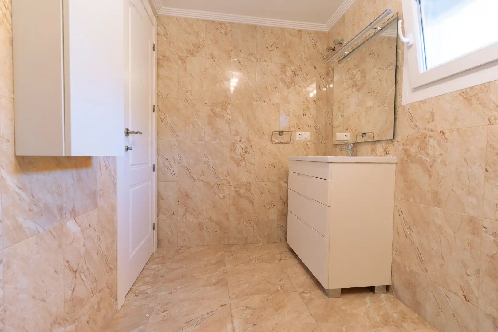 Bany de Casa o xalet en venda en Torrevieja amb Aire condicionat, Calefacció i Jardí privat