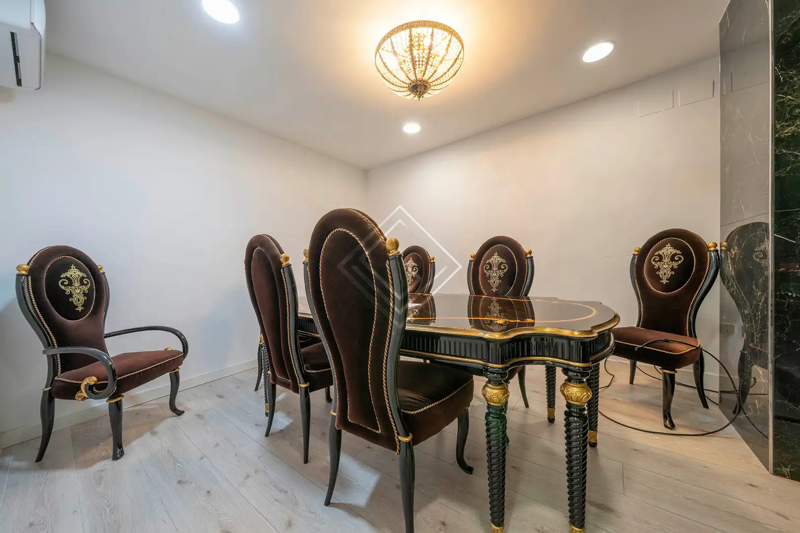 Dining room of Office for sale in Madrid