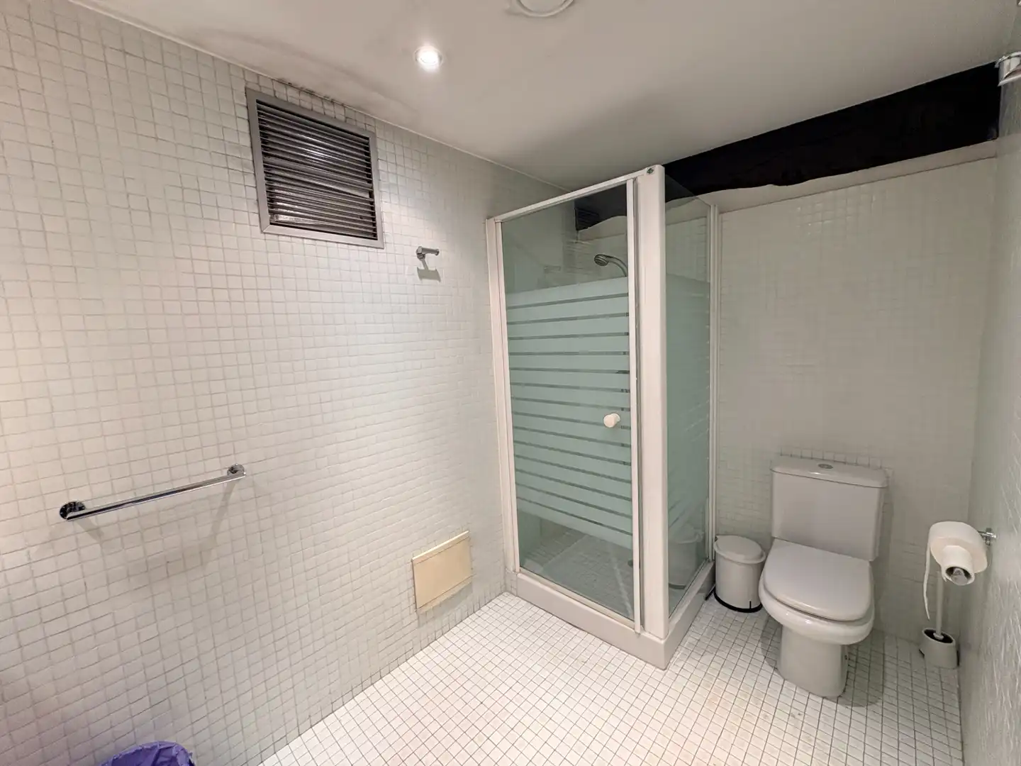 Baño de Local de alquiler en Valladolid con Aire acondicionado y Calefacción