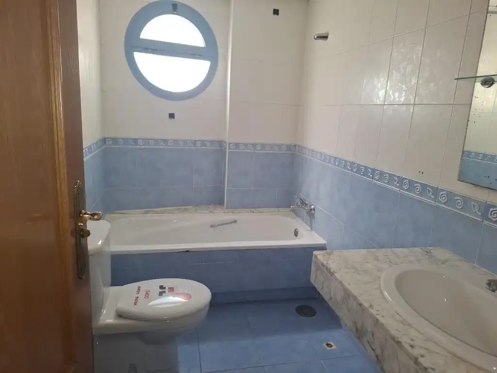 Baño de Casa adosada en venta en Alhaurín de la Torre con Alarma y Piscina comunitaria