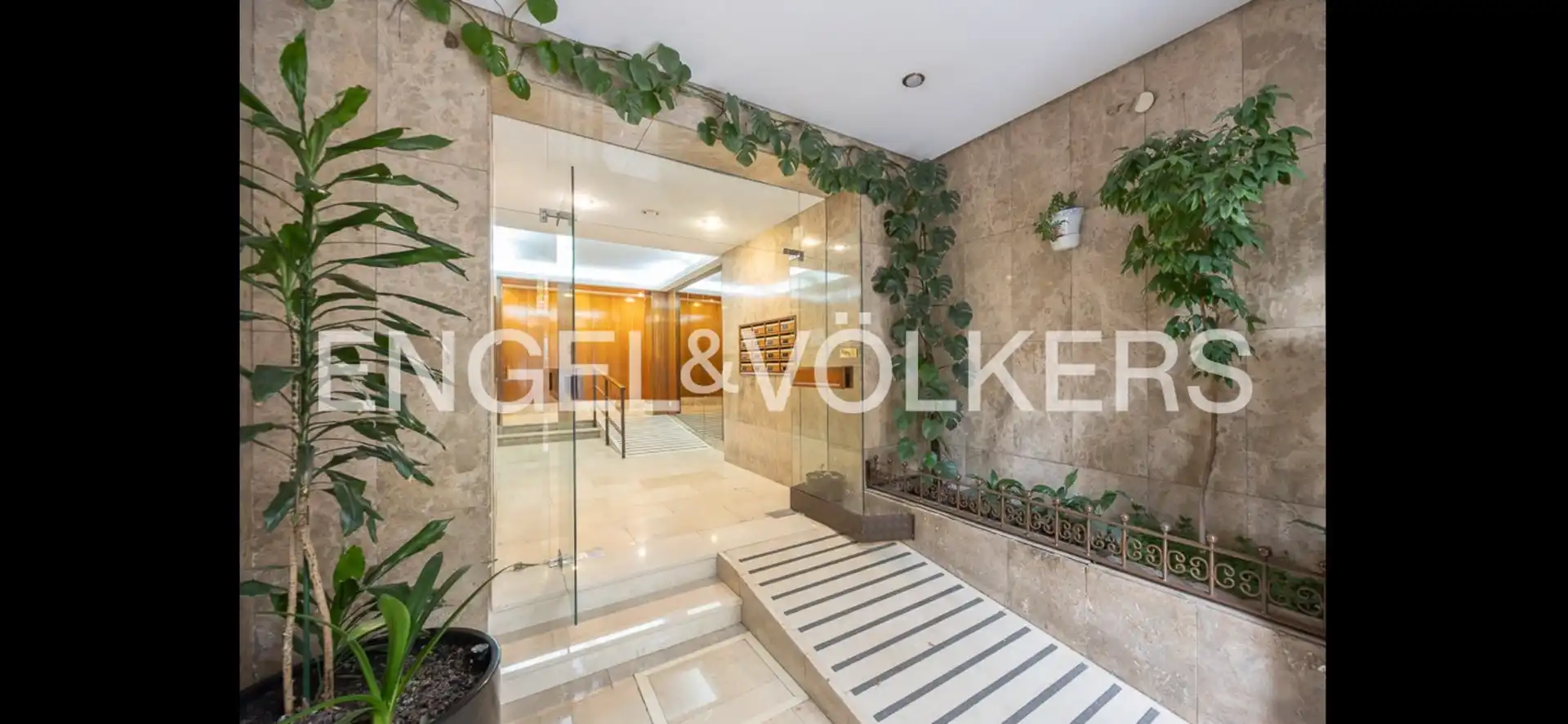 Flat for rent in Madrid  with Air Conditioner, Heating and Furnished