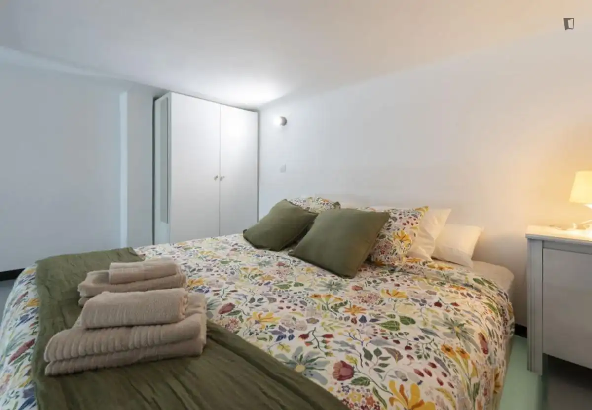 Habitación de Apartamento de alquiler en Madrid con Calefacción, Amueblado y Horno