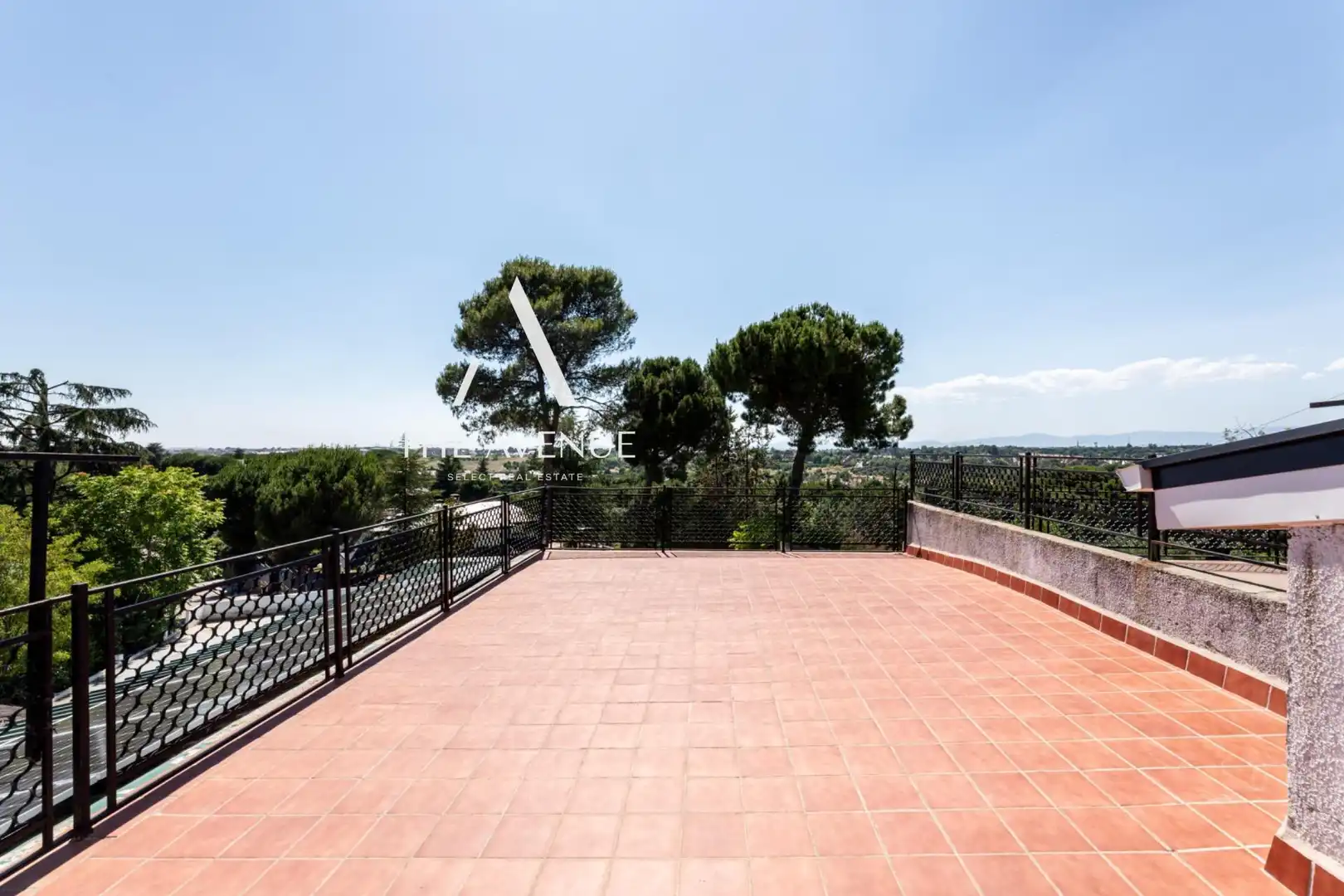 Terrassa de Casa o xalet en venda en Boadilla del Monte amb Calefacció, Jardí privat i Terrassa