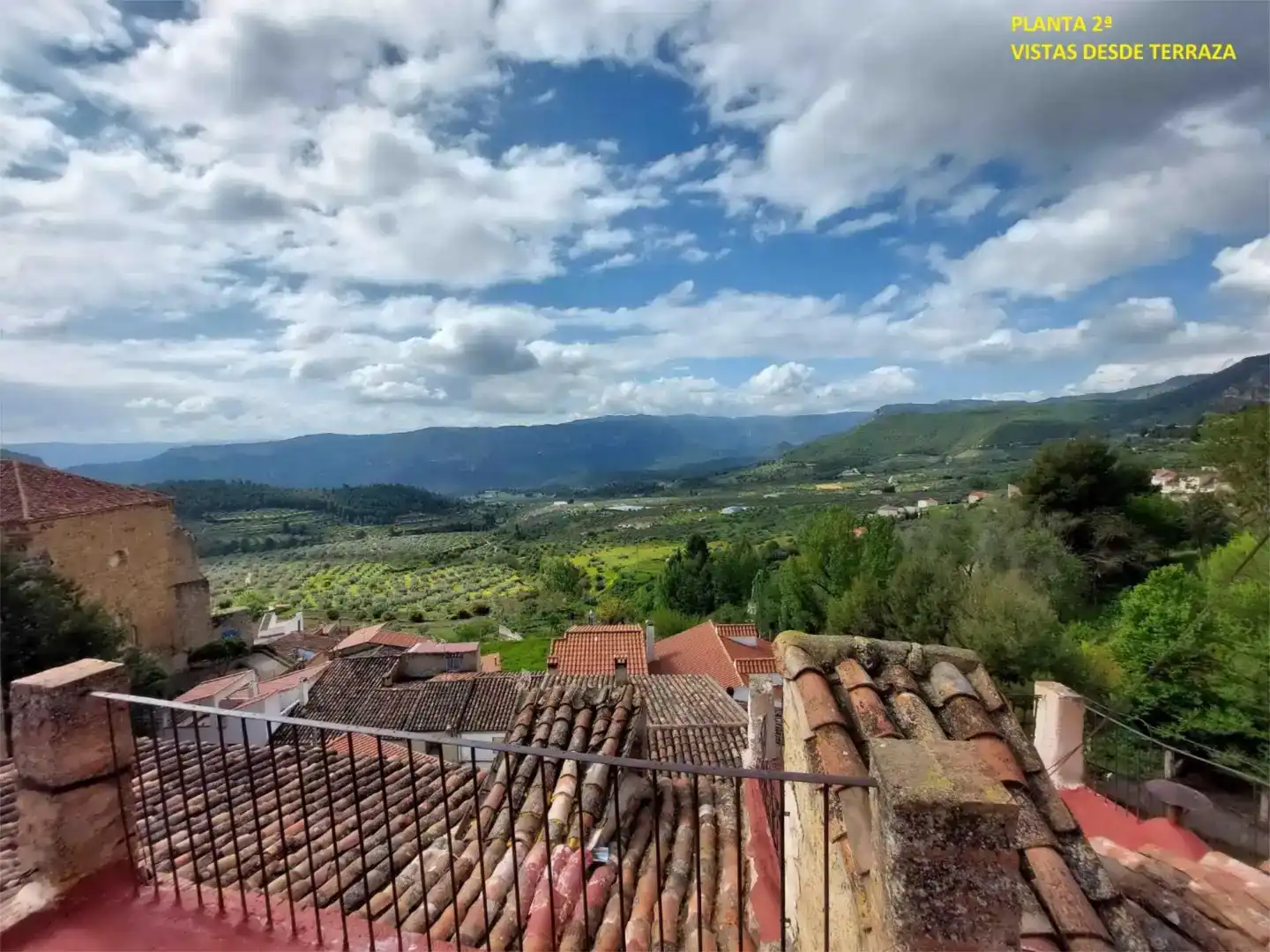Vista exterior de Casa adosada en venta en Yeste, Albacete