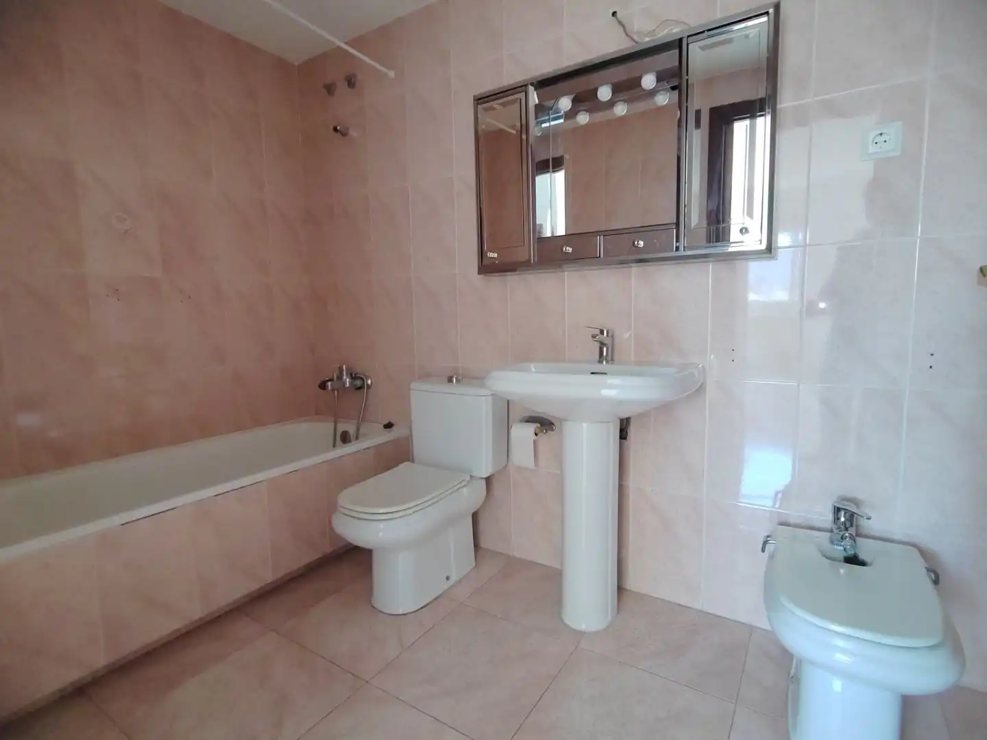 Baño de Piso en venta en Barcelona con Calefacción, Terraza y Balcón