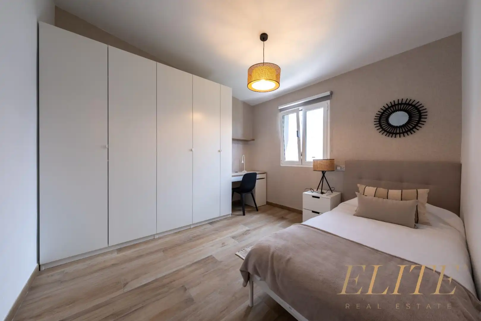 Bedroom of Detached homes for sale in San Bartolomé de Tirajana  with Air Conditioner, Private garden and Parquet flooring